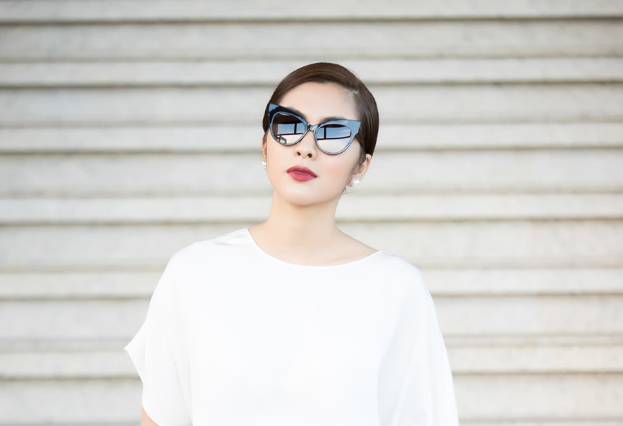 Tăng Thanh Hà một mình đi xem show Đỗ Mạnh Cường