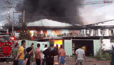 2 công ty bốc cháy dữ dội lúc rạng sáng ở Sài Gòn
