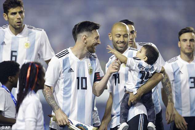 Messi lập hat-trick, Argentina đè bẹp 'tí hon' Haiti
