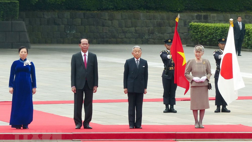 Nhà vua Nhật Bản đón Chủ tịch nước tại Hoàng cung