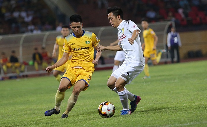 SLNA 0-1 Hà Nội FC: Văn Hậu mở tỷ số sớm (H1)