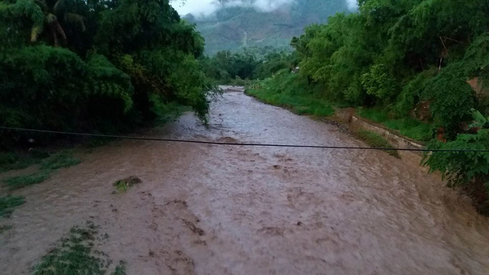 Sơn La xuất hiện lũ quét, quốc lộ 37 tê liệt