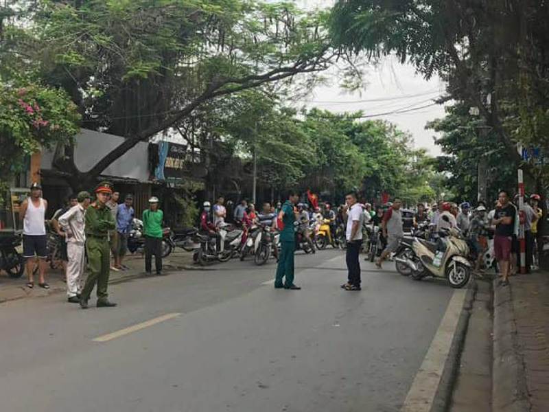 Hà Nội: Thai phụ rơi con ra ngoài sau cú đâm của xe tải