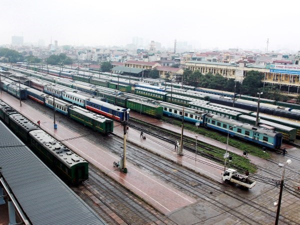 Hàng ngàn toa tàu, đầu máy sắp thành sắt vụn