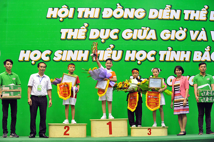 Tưng bừng ngày hội, thể dục buổi sáng, giữa giờ và võ cổ truyền 2018