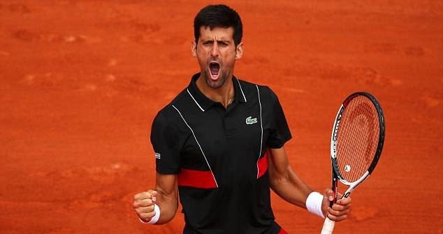 Djokovic nghẹt thở giành vé vòng 4 Roland Garros