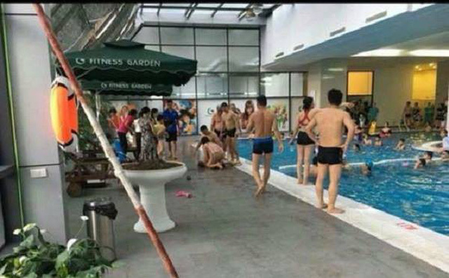 Hà Nội: Bé 5 tuổi đuối nước thương tâm khi theo mẹ đi đăng ký học bơi