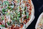 Pizza vị phở Việt gây tranh cãi dữ dội tại Australia