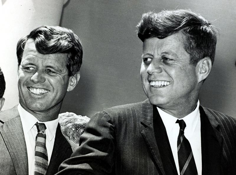 '. Ngày này năm xưa: Thảm kịch ám sát tái diễn với nhà Kennedy .'
