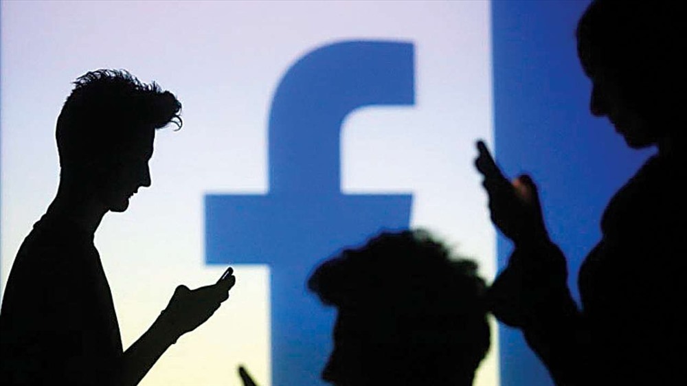 Facebook bị tố để 60 công ty lấy dữ liệu người dùng