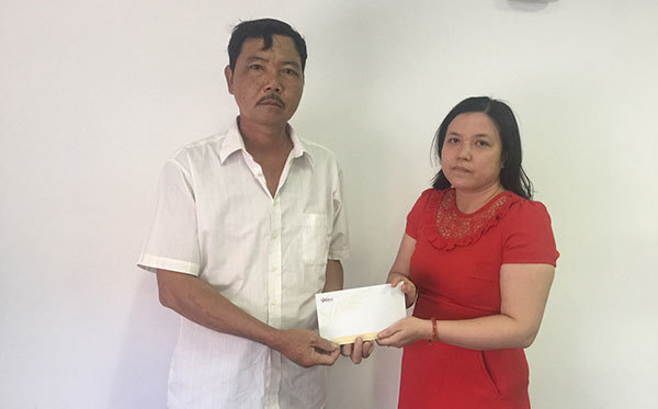Hai vợ chồng cùng mắc ung thư có thêm tiền chữa bệnh
