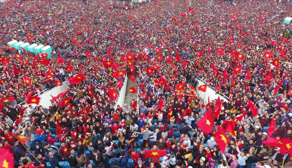 300 triệu đồng cho bài hát cổ động tuyển Việt Nam hay nhất!