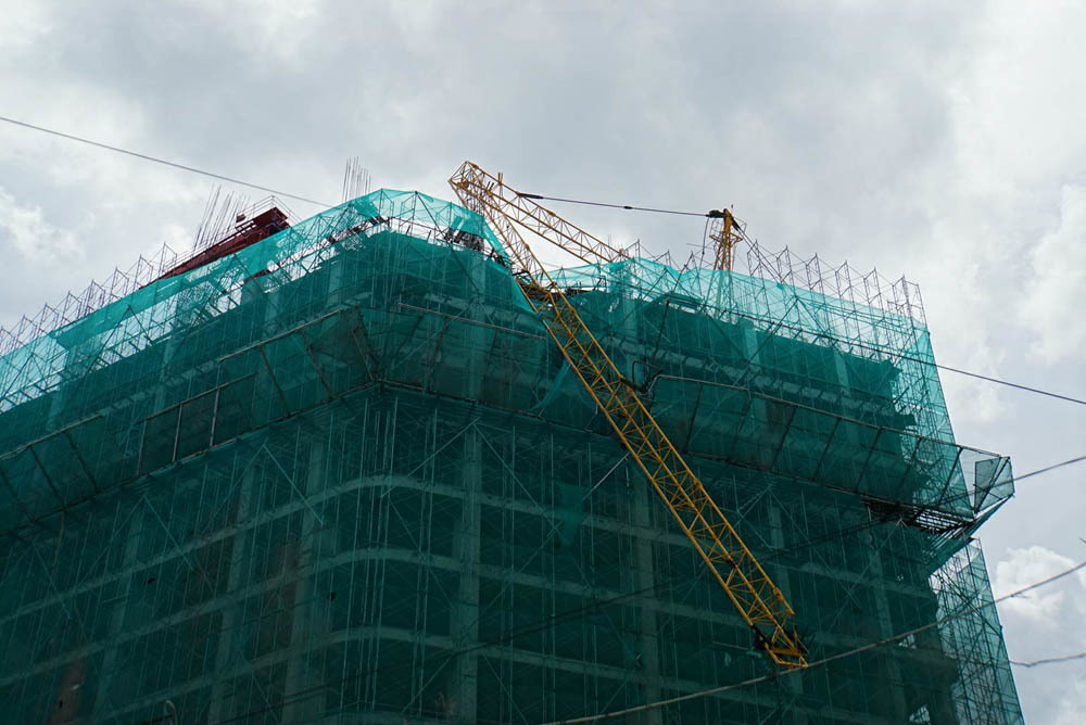 Cần cẩu dự án Topaz Elite bị gãy, lơ lửng trên đầu dân