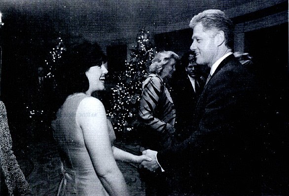 Bill Clinton tiết lộ món nợ khủng do dính tới 'tình cũ'