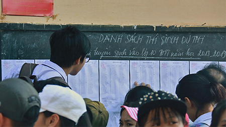 Sáng nay, gần 95.000 thí sinh Hà Nội thi lớp 10 bước vào buổi thi đầu tiên