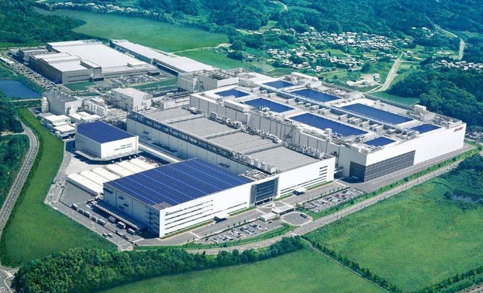 Foxconn không muốn mãi gia công iPhone, mơ thành tập đoàn công nghệ