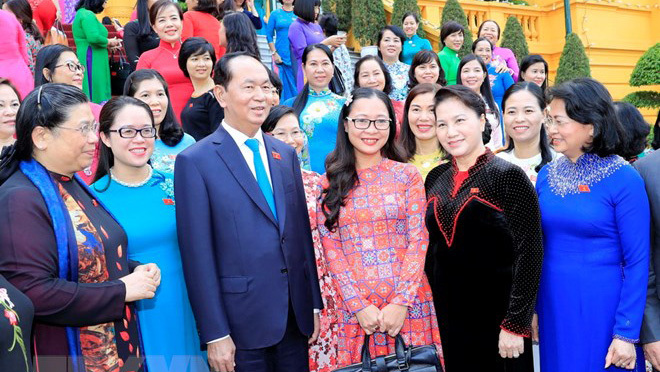 Chủ tịch nước gặp mặt các nữ ĐBQH khóa 14