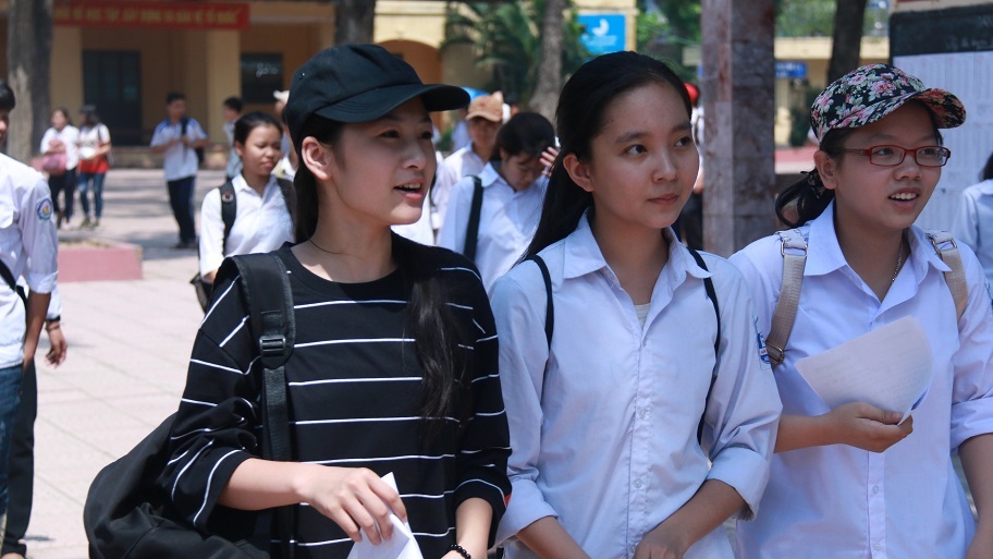 Đề thi vào lớp 10 chuyên Văn ở Hà Nội năm 2018