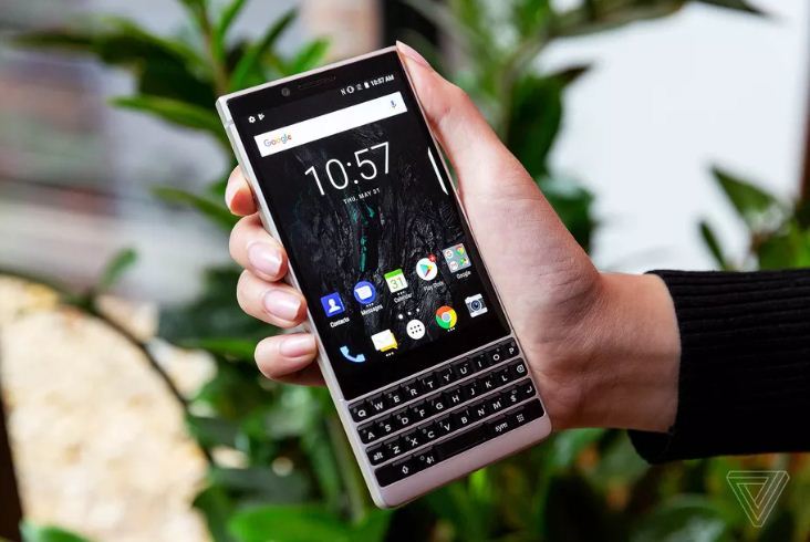 Trên tay BlackBerry Key2: Camera kép, phím cách kiêm vân tay, giá 15 triệu đồng