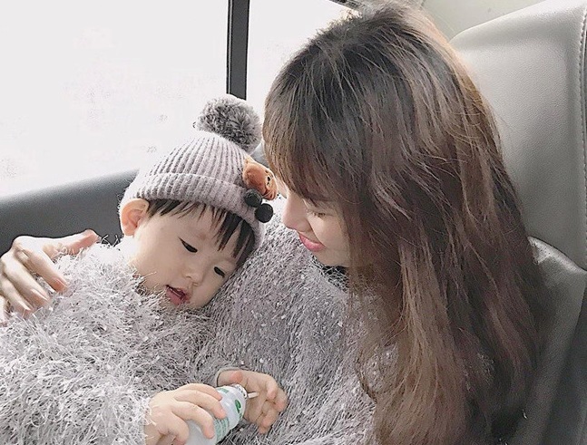 9X Nghệ An thường bị nhầm là 'mẹ trẻ' khi đi với em ruột kém 18 tuổi