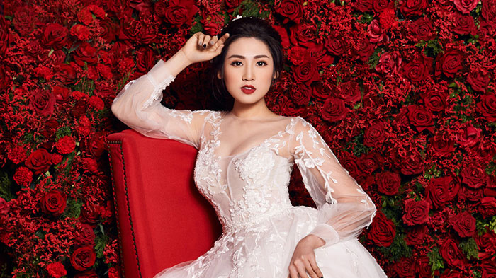 Á hậu Tú Anh sắp cưới bạn trai thiếu gia kém 1 tuổi