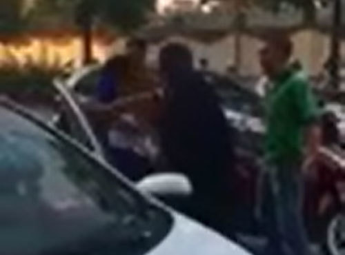 Đâm xe rồi bỏ chạy, tài xế taxi bị nhóm đàn ông đuổi đánh trên phố Hà Nội