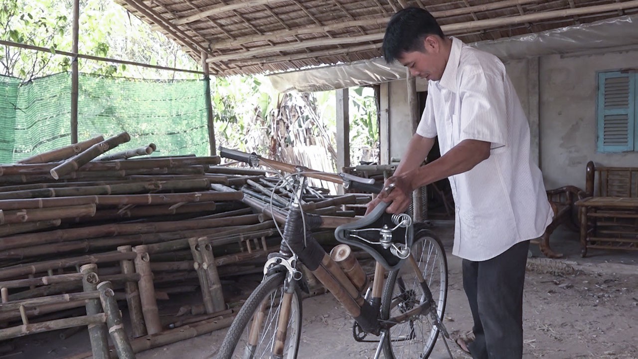 Kỳ nhân Trà Vinh chế xe đạp tre khiến khách Tây phát thèm