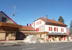 Khách sạn kỳ lạ nơi du khách 'ngủ ở Thụy Sỹ, nhưng tắm ở Pháp'