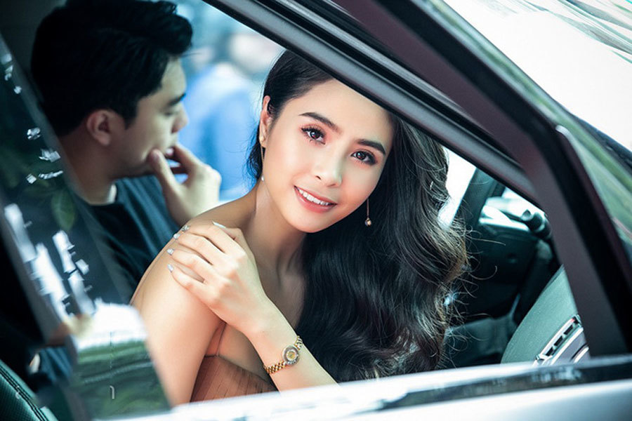 Kiều Anh giữ số đo 90- 63-90 sau 8 tháng làm mẹ