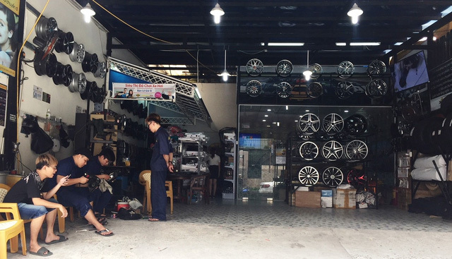 Chi cả trăm triệu đồng để sắm 'đồ chơi' cho xế hộp