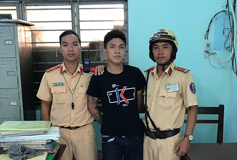 CSGT truy bắt cướp trên đường phố Sài Gòn