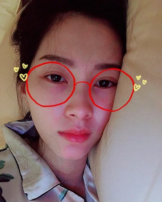 {title} BTV Mai Ngọc ‘ốm sưng vù mặt’ vẫn cười tươi bên HLV Park Hang Seo