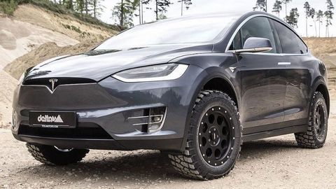 Xe độ offroad từ mẫu SUV điện Tesla Model X