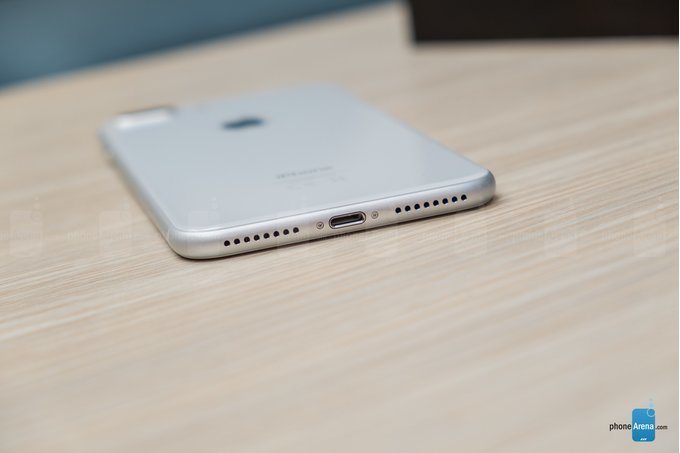 iPhone 2019 có thể bỏ cổng Lightning, thay bằng USB Type C