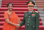Hình ảnh nữ Bộ trưởng Quốc phòng Ấn Độ tại Hà Nội