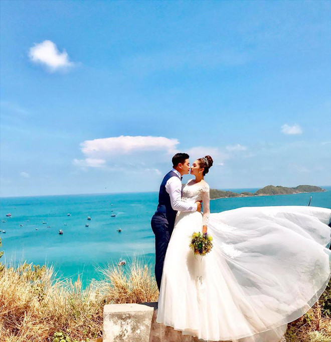 Hoa hậu Đại dương Đặng Thu Thảo lấy chồng doanh nhân ở tuổi 24