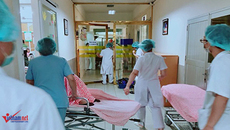 Mẹ hiếm muộn 10 năm mất con vì chờ ngày đẹp để sinh
