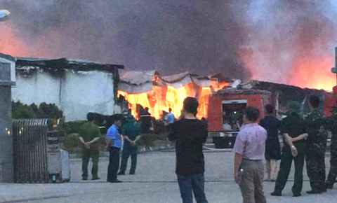 Phú Thọ: Cháy dữ dội ở khu công nghiệp Thụy Vân