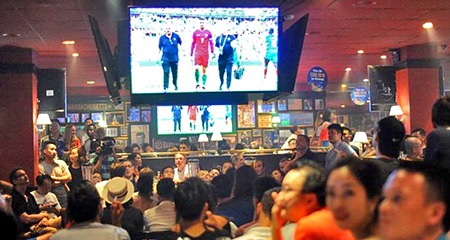 Cafe bóng đá ngỡ ngàng vì bị VTV “tuýt còi” bản quyền World Cup