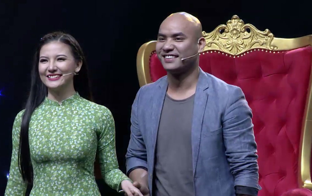 'Ông trùm mạng xã hội' nên duyên với chủ quán nước ép