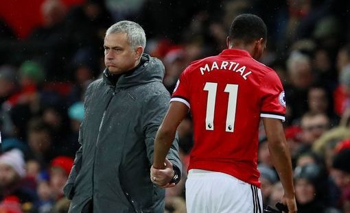 MU sa thải Mourinho nếu bán Martial, Real Madrid gia hạn Bale