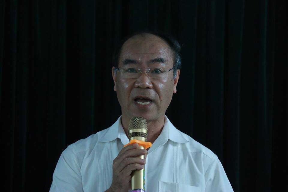 Thi THPT quốc gia: Có thí sinh lắp tai nghe như hạt đậu, phải dùng nam châm hút ra