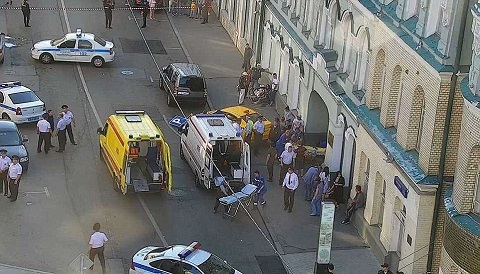Taxi lao vào người hâm mộ bóng đá gần Quảng trường Đỏ