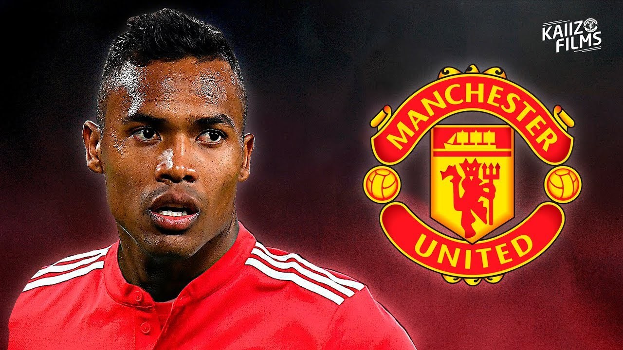 MU hy vọng có Alex Sandro, PSG 