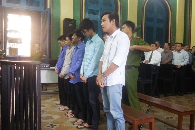 Bắt giam nguyên thượng úy CSGT gọi giang hồ đánh chết người