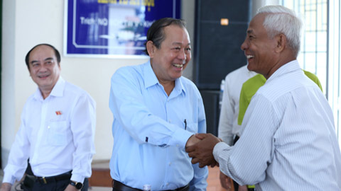 Các Phó Thủ tướng tiếp xúc cử tri tại Long An, Hà Tĩnh