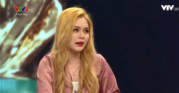 Hot girl cổ vũ đội tuyển Brazil bị 'ném đá' vì phát biểu gây sốc trên VTV