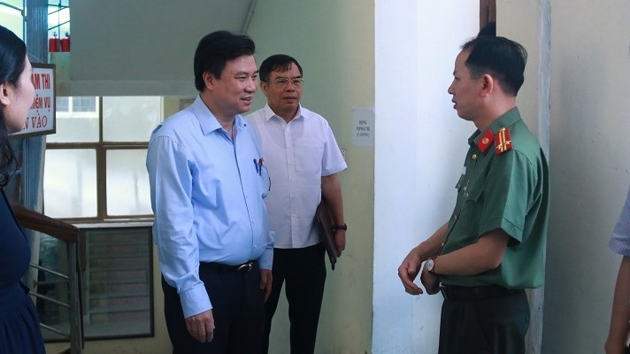 Đề phòng công nghệ cao nhưng có thể lộ đề bằng 