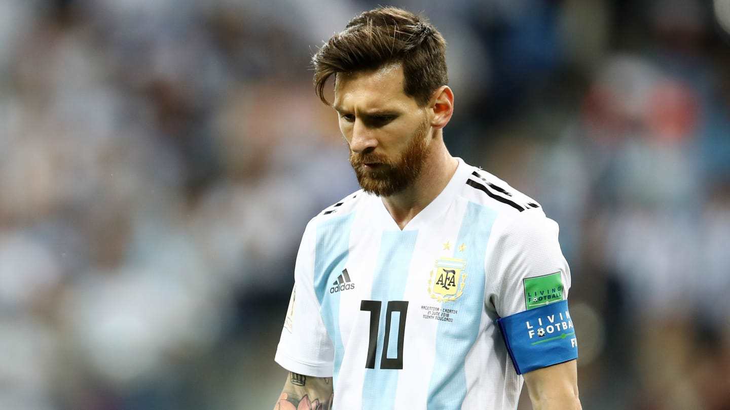 Messi bất lực trong đêm bẽ bàng của Argentina