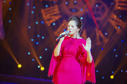 Đinh Hiền Anh gây ấn tượng trong đêm nhạc Bằng Kiều